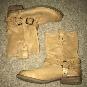 Gianna Bini short boots